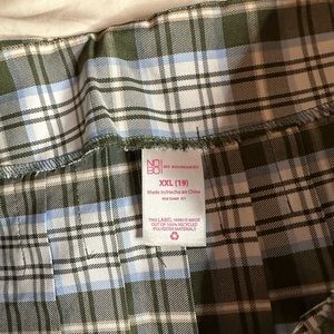 Short Clueless vibes skirt. Fit is smaller, closer to fitting like 14. Not worn.